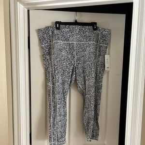 Athleta ultimate stash tight, nwt 3X